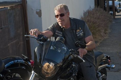 Clay Morrow, Ron Perlman, Facts You Didnt Know, Jax Teller, Dvd Box, Motorcycle Clubs, Surprising Facts, Charlie Hunnam, Tough Guy