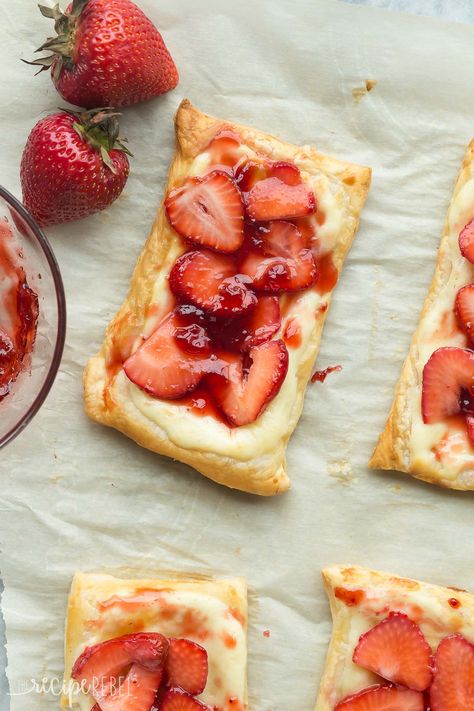 Strawberry Cream Cheese Danishes Cream Danish Recipe, Mini Waffle Desserts, Breakfast Strawberry Ideas, Strawberry Cheesecake Danish, June Desserts, Strawberry Cheese Danish, Strawberry Brunch, Strawberry Cream Cheese Danish, Pastries Easy