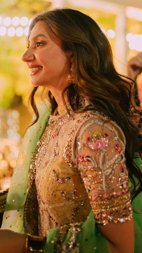 Mahira Khan Wedding, Gowns Aesthetic, Victorian Inspired Fashion, Mahira Khan Dresses, Mahira Khan, Desi Wedding Dresses, Latest Bridal Dresses, Formal Wear Dresses, Indian Dresses Traditional