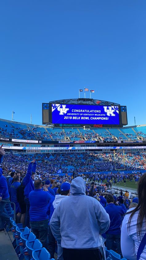 Kentucky University Aesthetic, University Of Kentucky Aesthetic, Kentucky Aesthetic, Usa High School, University Of Kentucky Football, Delta Dawn, College Wallpaper, University Of Ky, Vision Board Pics