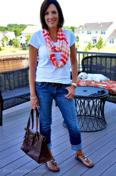 I like this simple look. I have similar jeans, would need a good quality tee and great sandals. Scarfs, no problem. Expensive Outfits, Elegant Summer Outfits, 40 Fashion Women, Fashion For Women Over 40, Outfit Jeans, Summer Scarves, Summer Fashion Trends, Fashion Over 40, Fashion Over 50