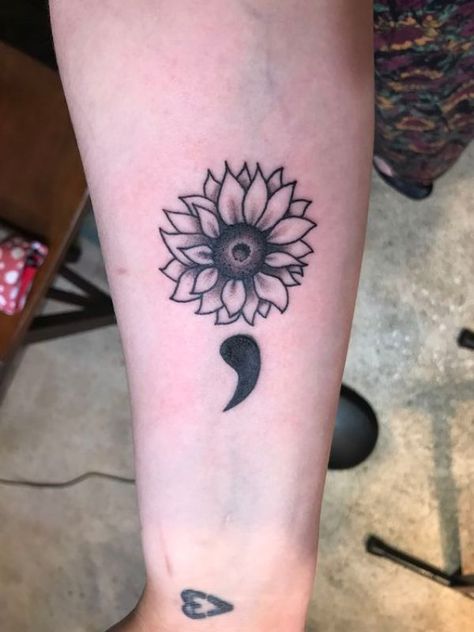 Tattoo Arm Flower, Unique Semicolon, Tatto Designs, Semicolon Tattoos, Bestie Tattoos, Simple Butterfly Tattoo, Phönix Tattoo, Awareness Tattoo, Semi Colon