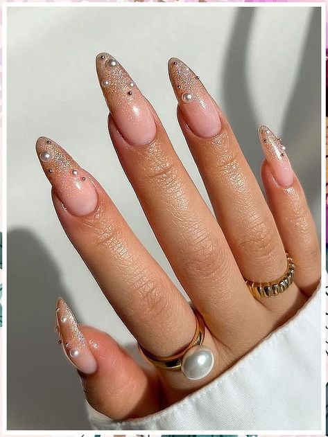 Fall 2023 Nail Trends Almond, December Birthday Nails Almond, Nye Nails 2023, Fall Nails 2023 Almond, Christmas Almond Shaped Nails, Fall Almond Shaped Nails, November Birthday Nails, Almond Nails Designs Winter, Holiday Nails Almond Shape