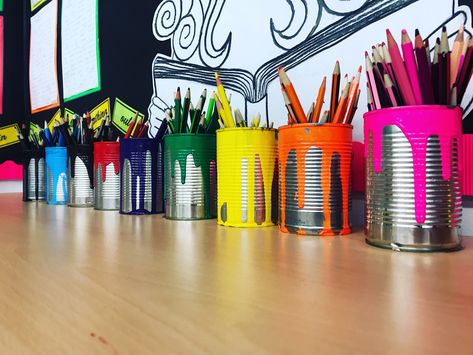 Colored Pencil Storage, Crayon Storage, Money Education, Art Classroom Organization, Elementary Art Classroom, Art Classroom Decor, Art Supplies Storage, Colouring Pencils, Art Studio Room