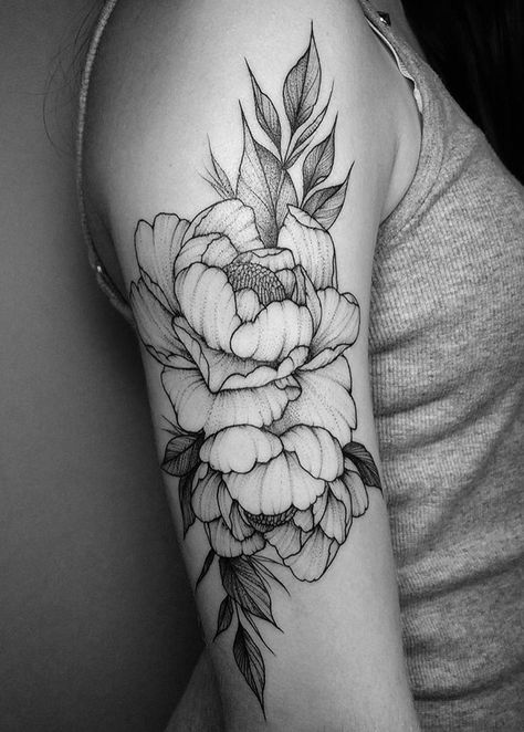 Large peonies tattoo on the upper arm. #peonies #peonytattoo #flowers Black And White Peony, Peony Flower Tattoos, Tattoo Black And White, Peony Tattoo, Flower Tattoo Meanings, Floral Tattoos, Tattoo Zeichnungen, Flower Tattoo Shoulder, Flower Tattoo Arm