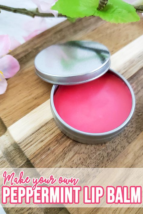 Crafts For 11 Year Girl, Homemade Gifts For Teenage Girls Diy, Peppermint Lip Balm Recipe, Diy Peppermint Lip Balm, Kids Lip Balm, Peppermint Lip Balm, Diy Crafts For Teen Girls, Lip Balm Recipes, Crafts For Teens To Make