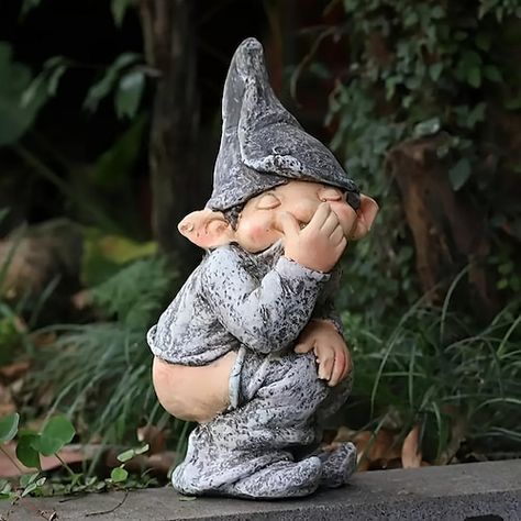 Funny Garden Gnomes, Cheap Garden, Bar Sala, Garden Gnomes Statue, Funny Gnomes, Fairy Statues, Lawn Ornament, Garden Sculptures, Gnome Statues