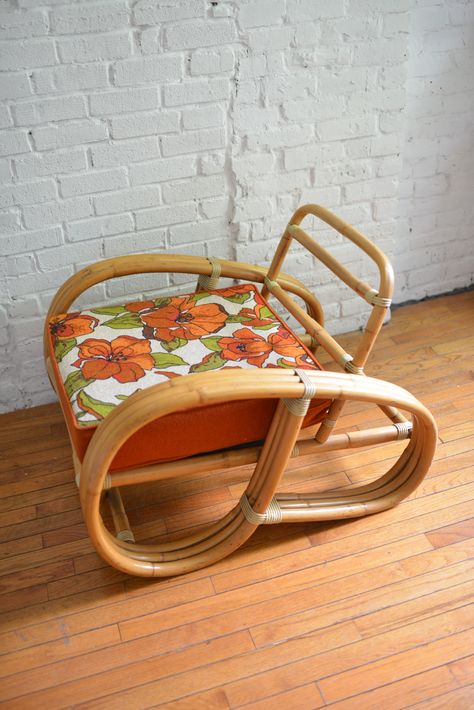 Vintage Bamboo Pretzel Paul Frankl-Style Chair Vintage Rattan, Style Lounge, Bamboo Frame, Retro Floral, 1960s Vintage, Lounge Chair, Mid-century Modern, 1960s, Floral Prints