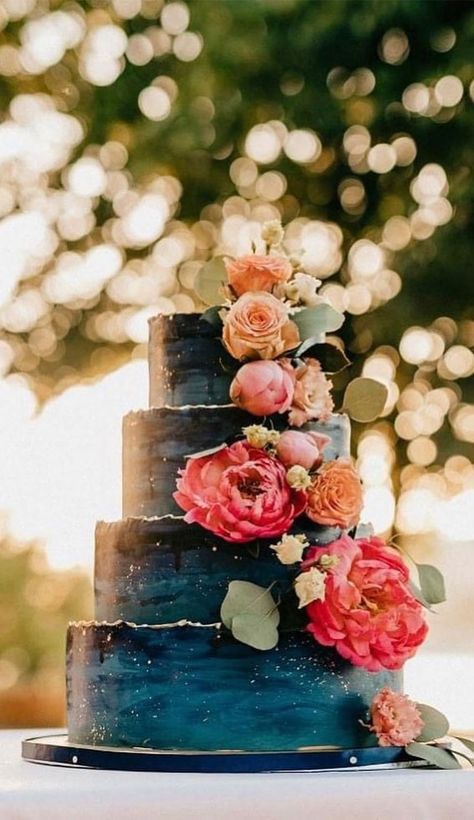 Moody Wedding Cakes, Jewel Tone Wedding Cake, Wedding Cake Dark Blue, Jewel Tone Wedding Cakes, Unconventional Wedding Cake, Glamour Cake, Dark Moody Wedding, Turquoise Cake, Gothic Wedding Cake