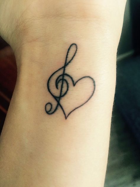 Music Wrist Tattoos, Music Heart Tattoo, Love Music Tattoo, Music Symbol Tattoo, Tato Dengan Makna, Music Notes Tattoo, Tattoo Music, Heart Music, Music Note Tattoo