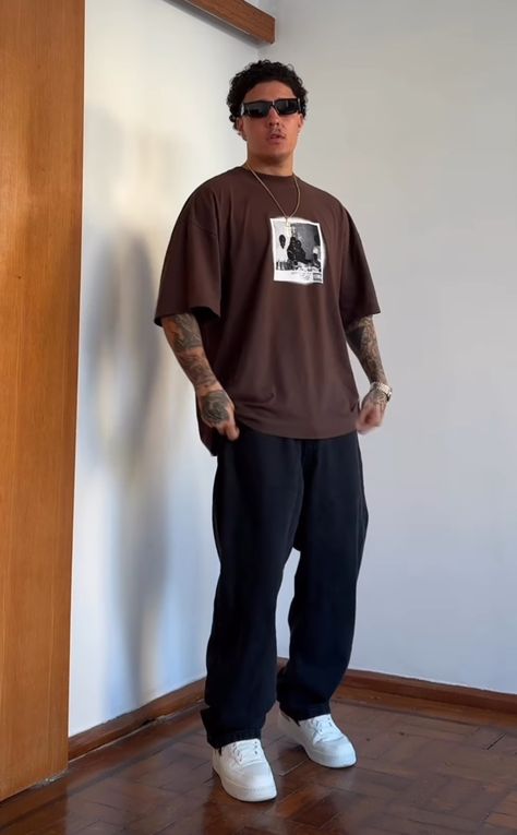 Style For Muscular Man, Outfits For Going Out At Night, Ny Style Outfits, Chill Mens Outfits, Mens Outfit Inspo Fall, Streetware Outfits Boys, Oversized Streetwear Men, Basic Streetwear Outfit Men, Asian Mens Outfits