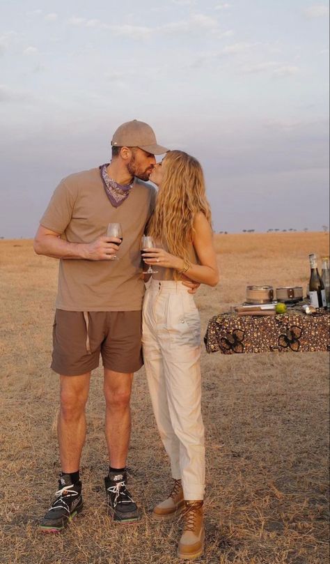 South African Safari Outfit, Safari Man Outfit, Hiking Outfit Desert, Safari Outfits Men, Safari Honeymoon Outfit, Outfits For Africa Trip, Jungle Safari Outfit, Capetown Outfit, Safari Aesthetic Outfit