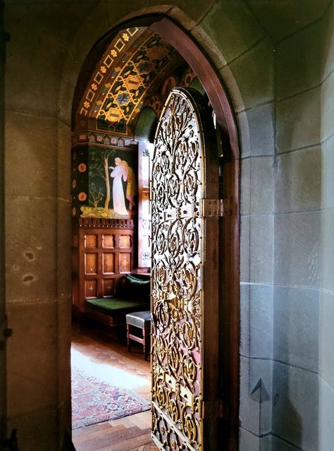 Lord Bute's Winter Smoking Room | Cardiff Castle, Wales | Designed by William Burges, 1871 | Photo credit: Ashley Hicks from his 2019 book " ROOMS WITH A HISTORY: Interiors and their Inspirations" 1800s Castle Interior, Scotland Castles Interior, Tower Bedroom Aesthetic, Tudor Castle Interior, Medieval Inspired Living Room, English Castles Interior, Scottish Castle Interiors, Castle Themed Bedroom, 18th Century House Interior