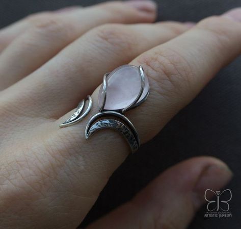 Alice In Wonderland Rings, Silver Rings With Gemstones, Creative Rings Unique, Elven Wedding Ring Set, Elven Jewelry Rings, Triangle Stone Ring, Silver And Black Jewelry, Elven Wedding Ring, Fairycore Rings