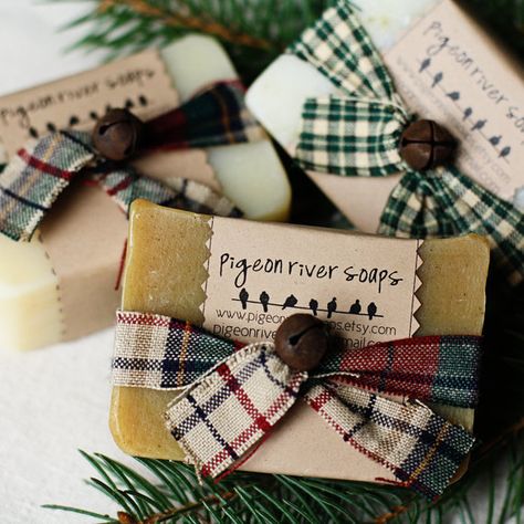 Pick 3 Holiday Wrapped Soap Bars  Country by pigeonriversoaps, $16.00 Soap Packaging Diy, Soap Package, Soap Christmas, Holiday Soap, Soap Gifts, Spice Gift, Soap Craft, Student Christmas Gifts, Packaging Diy