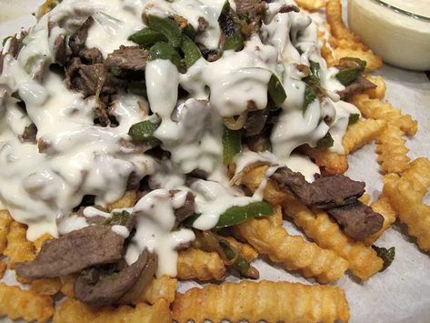 Philly Cheesesteak Fries - Eat at Kate's Steak Fries Seasoning, Philly Cheesesteak Fries, Cheesesteak Fries, Crinkle Cut Fries, Fried Steak Recipes, Philly Steak, Homemade French Fries, Easy Steak Recipes, Queso Cheddar