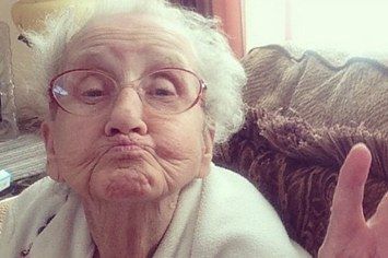 19 Signs You’re A Grandma Stuck In The Body Of A Twentysomething Photo Sharing App, Best Selfies, Duck Face, Taking Selfies, Old People, Look In The Mirror, New Instagram, Digimon, Affiliate Marketing