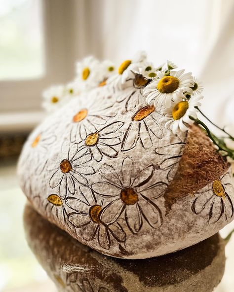 This one is for my daughter! Happy 5th birthday!  We love you so much, our little flower girl! 🌼 Ofc using my @wiremonkeyshop bread journey lame @gosupernatural in yellow @kingarthurbaking bakers classic flour and @rosehillsourdough bread basket and mat #daisy #sourdough #sourdoughstarter #sourdoughbread #sourdoughscoring #sourdoughbaking #birthday #bread #food #myspringsourdough Sourdough Loaves, Bread Food, Happy 5th Birthday, Sourdough Baking, Bread Basket, For My Daughter, Sourdough Starter, Sourdough Bread, 5th Birthday