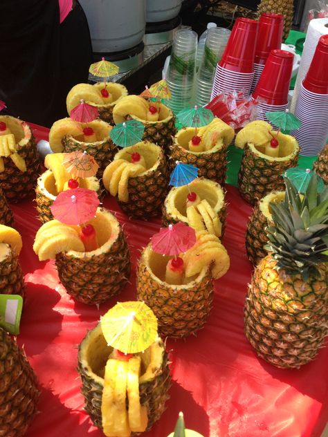 Pineapple Decorations Party, Hawaii Birthday Party, Hawaii Birthday, Tropical Decorations, Abby Jimenez, Hula Dancing, Hawaii Themed Party, Pineapple Drink, Party Concept