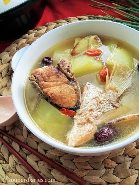 Chinese Confinement, Recipes For Soup, Fish Head Soup, Fish Soup Recipe, Postpartum Recipes, Chinese Soups, Soup Chinese, Confinement Food, Herbal Soup