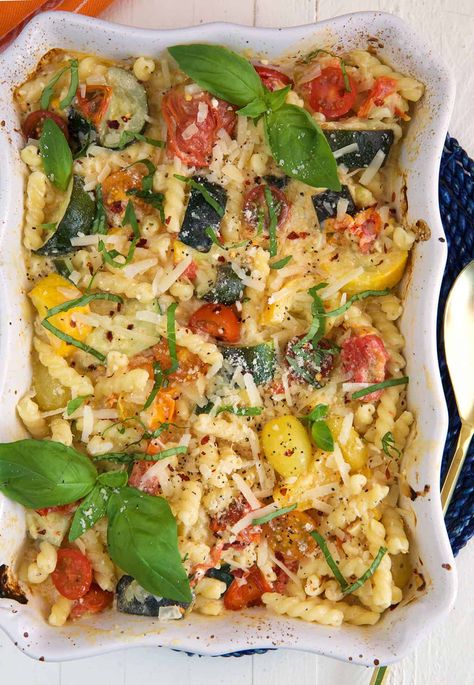 Vegetable Pasta Recipes, Vegetable Pasta Bake, Vegetables Dishes, Pasta Bakes, Baked Feta Pasta, Best Pasta Dishes, Easy Pasta Dinner, Baked Feta, Feta Pasta