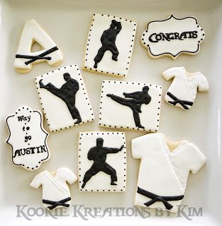 Black Belt Karate cookies - Kookie Kreations by Kim Karate Cookies, Taekwondo Birthday, Martial Arts Party, Karate Cake, Karate Party, Art Cookies, Karate Birthday, Black Belt Karate, Ninja Birthday Parties