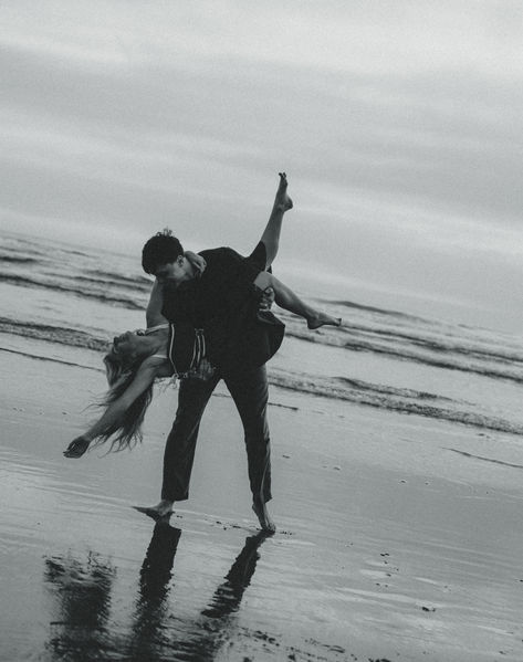 Cinematic, canon beach, Oregon, 80s rom com, vintage aesthetic, passion, twilight, Oregon coast, bikes, bike shoot, motion blur, casual outfits, screen grabs, dress, movie scenes, film, vintage, cozy, movie scenes, couples inspo, aesthetic, couples photos, in love, young, free, movie stills, cinematography, documentary style photography, storytelling, colorado photographer, couples photos, Oregon photographer, cinematic imagery, Canon Beach, Passionate Couples, Beaches Film, Couple Beach Pictures, Motion Blur, Venice Beach, Couple Aesthetic, Oregon Coast, Vintage Aesthetic