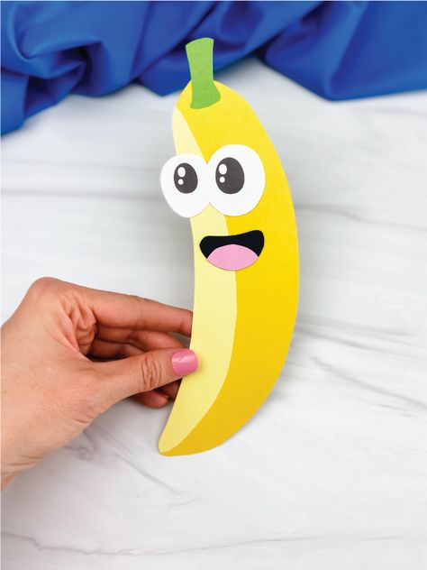 This banana craft is the perfect kids' activity that ties into learning about healthy eating, fruits or jungle themes. You can even use them as party favors at your next birthday bash. Your little monkeys will love these paper treats - they're so simple to put together! Download the free printable template and make it with preschool, pre k, and kindergarten children. Healthy Food Craft, Banana Crafts For Toddlers, Banana Craft Ideas, Banana Diy Craft, Banana Craft Preschool, Banana Art And Craft, Banana Craft, Banana Crafts For Kids, Banana Paper Craft