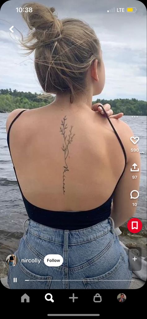 Fine Line Back Tattoo Women, Line Back Tattoo, Fine Line Back Tattoo, Flower Tattoo Back, Tattoo Women, Line Flower, Tattoo Script, Back Tattoo Women, Back Tattoos