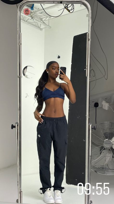 Fitness Goal Ideas Black Women, 110lbs Woman, Slim Black Girls Outfit Style, Lean Body For Black Women, Realistic Female Fit Body Goals, Abs On Black Woman, Fit Body Reference, 120 Pounds Woman, 90s Body Goals