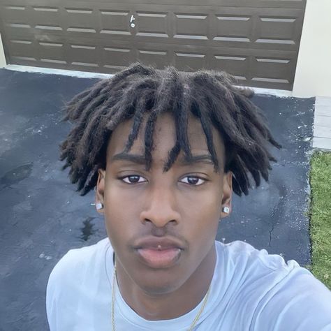 Black Boy Hairstyles, Dreads Hairstyles, Dread Hairstyles For Men, Male Faceclaims, Natural Hair Men, Mens Dreads, Mens Photoshoot, Black Hair Cuts, Cute Dreads