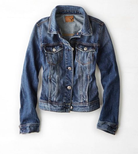 Things Every Girl Should Have, Outfit Jean, Straight Jacket, Classic Denim Jacket, Girls Wardrobe, Denim Coat Jacket, Fall Jackets, Jeans Denim, Jacket Outfits