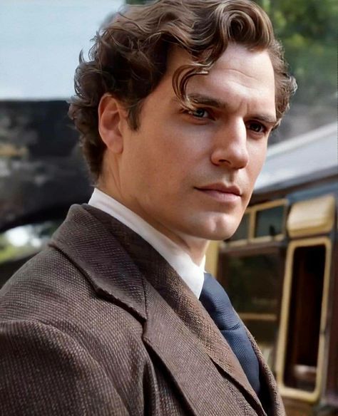 Henry Cavill Tumblr, Witcher Wallpaper, Sherlock Holmes 3, Sam Claflin, Enola Holmes, Henry Cavill, Cute Actors, 인물 사진, Bobby Brown