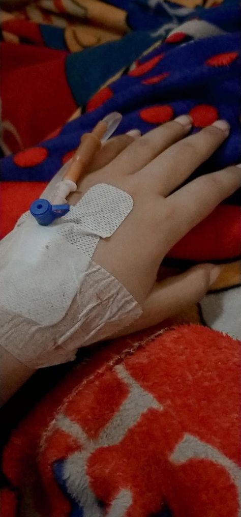 Hand With Cannula, Canular On Hand Snap, Cannula Hand Pic, Hospital Admit Hand Pics, Hospital Photography, Girls Dp Stylish, Hand Pictures, Emotional Photography, Instagram Ideas Photography