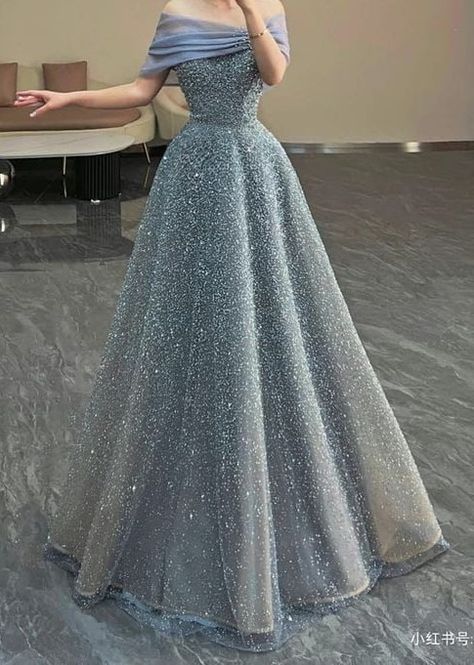 Pretty Long Dress, Engagement Dresses Elegant, Simple Elegant Dresses, Glitter Gown, Party Wear Gowns, Girls Fancy Dress, Simple Gowns, Bridal Dresses Pakistan, Soiree Dress