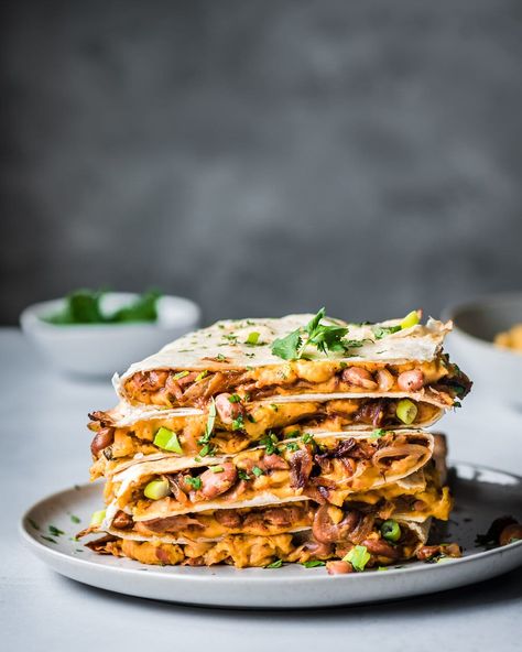 Vegan Quesadillas with Smoky Cheese and Refried Beans. Quesadillas food photography. pantry vegan Quesadillas. Mexican Cheese Sauce, Vegan Superbowl Food, Vegan Quesadillas, Cashew Cheese Recipe, Vegan Super Bowl, Rainbow Plant Life, Sweet Onions, Cashew Cheese, Quesadilla Recipes