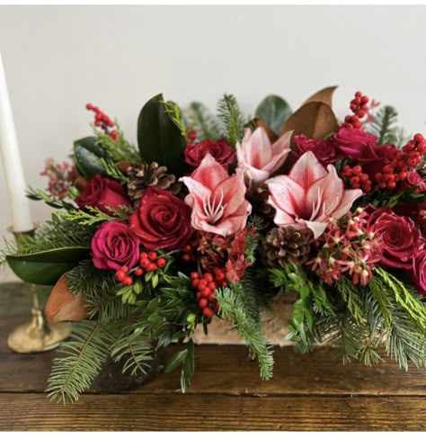 Christmas Styled Shoot, Unconventional Christmas Trees, Christmas Flower Decorations, Floral Design Business, Winter Floral Arrangements, Thanksgiving Floral, Christmas Florals, Old Mirrors, Fall Flower Arrangements