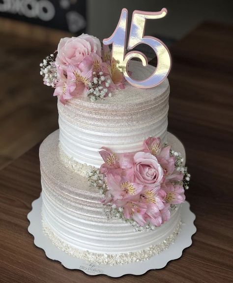 16th Birthday Cake For Girls, Birthday Cake Roses, Anniversary Cake Designs, 15th Birthday Cakes, Rose Gold Cake, Tiered Cakes Birthday, 70th Birthday Cake, Gold Birthday Cake, Quinceanera Cakes