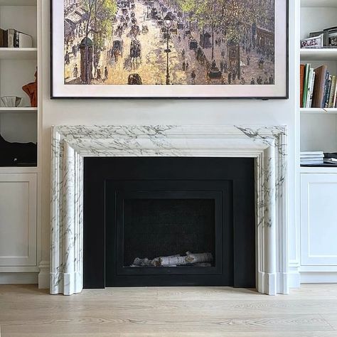 Modern Fireplace Mantels, Marble Fireplace Mantel, Arabescato Marble, Marble Fireplace, Home Fireplace, Marble Fireplaces, Modern Fireplace, Dream Living, Fireplace Mantel