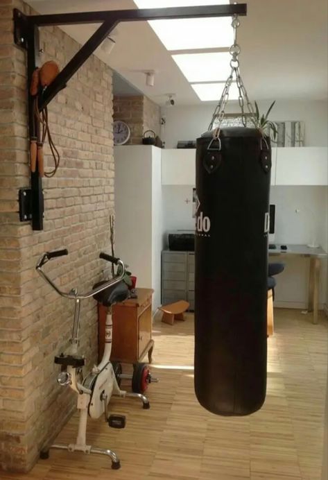 Home Punching Bag, Home Made Gym, Home Gym Basement, Workout Room Home, Home Gym Garage, Diy Gym, Basement Gym, Diy Home Gym, Gym Room At Home