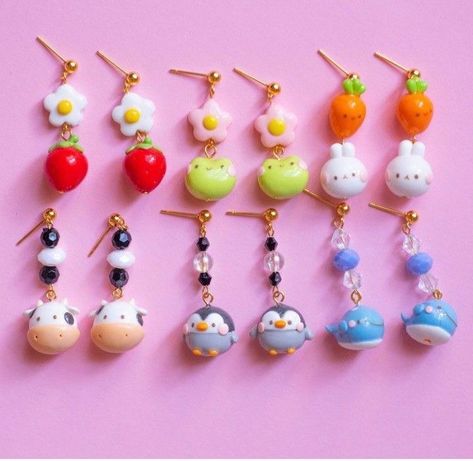 Clay Earrings Diy, Cute Polymer Clay Earrings, Kawaii Polymer Clay, Going To The Movies, Clay Keychain, Handmade Clay Jewelry, Clay Diy Projects, Kawaii Jewelry, Cute Polymer Clay