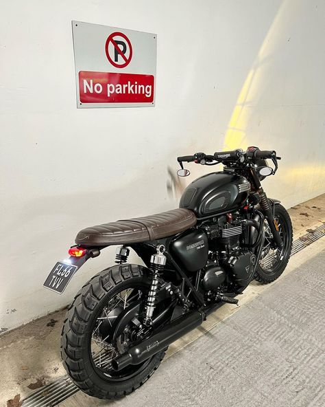 T120 Black, Triumph T120, Triumph T100, Motorbike Art, Triumph Bonneville T100, Triumph Bikes, Bonneville T100, No Parking, Scrambler Motorcycle