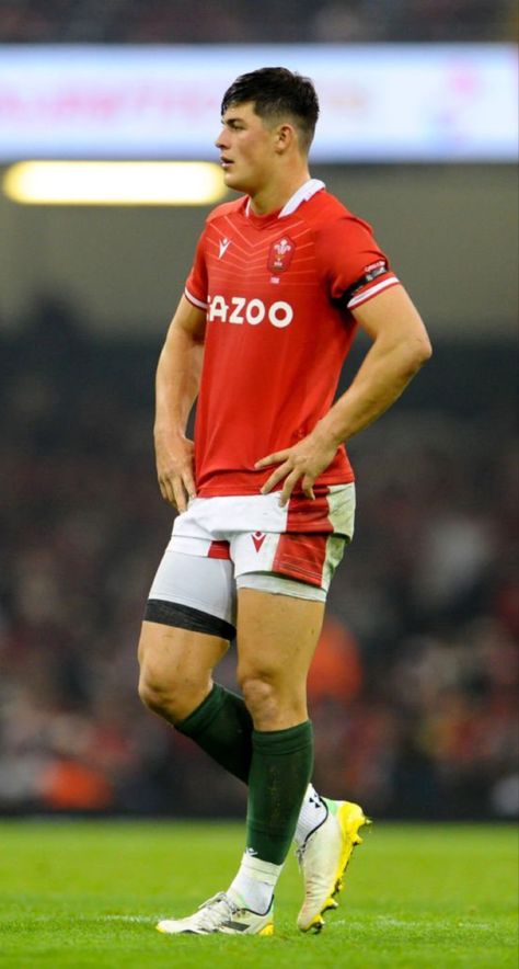 Welsh Rugby Players, Rugby Wallpaper, Welsh Football, Welsh Rugby, Rugby Men, Rugby Union, Rugby Players, F 1, Future Boyfriend