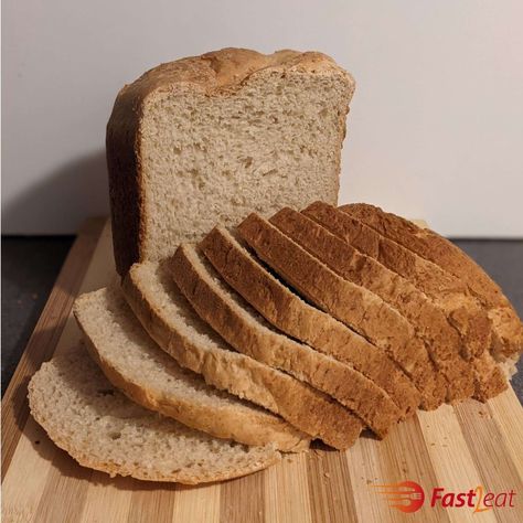 Sweetened with a hint of maple syrup the pleasantly sweet slices taste terrific when toasted.. Its hearty, soft, full of fibre, sweet, and savoury. Oat Bread Recipe, Sweet Slices, Molasses Bread, Oat Bread, Old Fashioned Oatmeal, Honey Bread, Apple Cinnamon Oatmeal, Bread At Home, Bread Soft