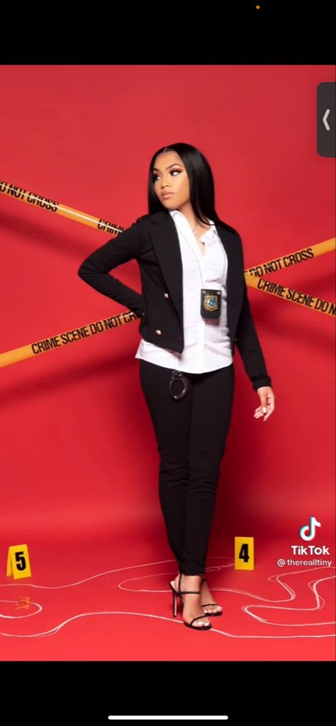 Detective Photoshoot, Scene Photoshoot, Detective Outfit, Dream Psychology, College Graduation Pictures Poses, Grad Photography, Grad Pictures, Forensic Psychology, College Graduation Pictures