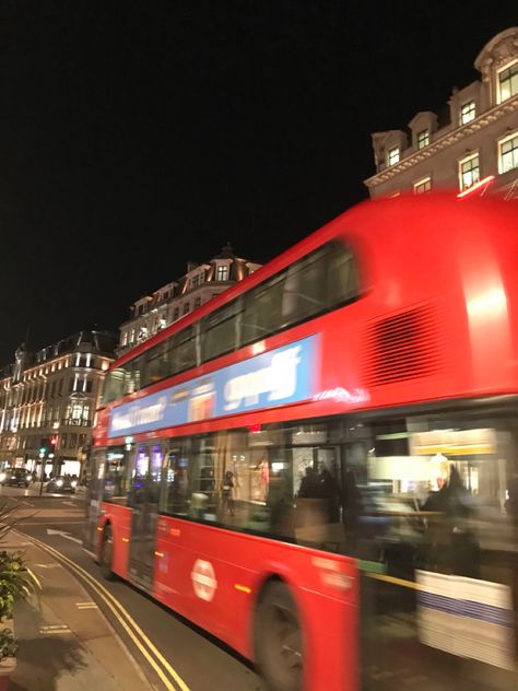 Uk Student Aesthetic, Uk Money Aesthetic, West End Girls Aesthetic, London Core Aesthetic, Class Trip Aesthetic, London Student Aesthetic, Bus Aesthetic, Bus Photography, London Core