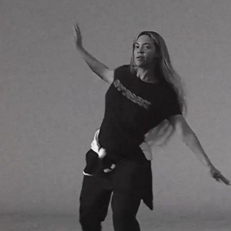 @pagebeyonce81 on Instagram: "i can’t wait to watch the tour rehearsals at RENAISSANCE: a film by beyoncé. her work ethic is incomparable 🤯 follow @pagebeyonce81 (me) for more!!! . . . . #beyonce #blueivy #renaissanceworldtour #renaissancetour #rwt #explore #music #explorepage #beyhive #renaissance #b7 #jayz #destinyschild" Beyonce Rehearsing, Beyonce Work Ethic, Beyonce Rehearsal, Beyonce Working, Blue Ivy, Destiny's Child, Work Ethic, Music Aesthetic, Summer 24