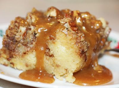 Bread Pudding With Praline Sauce, Pecan Praline Bread Pudding, Southern Bread Pudding, Praline Bread Pudding, Custard Flan, Pecan Cheesecake Recipes, Everyday Desserts, Butter Pecan Cheesecake, Southern Praline