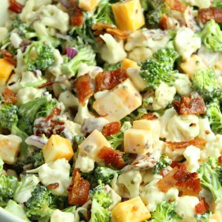 Loaded Broccoli Cauliflower Salad, Loaded Broccoli, Salad Low Carb, Salad Recipes Low Carb, Broccoli Cauliflower Salad, Bbq Salads, Steak Side Dishes, Soup Appetizers, Side Dishes For Bbq