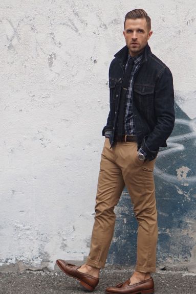 Tan Jean Jacket Outfit, Denim Jacket Outfit Mens, Tan Jean Jacket, Jean Jacket Outfits Men, Chinos Men Outfit, Tomboy Swag, Mens Business Casual, Camel Pants, Tan Chinos